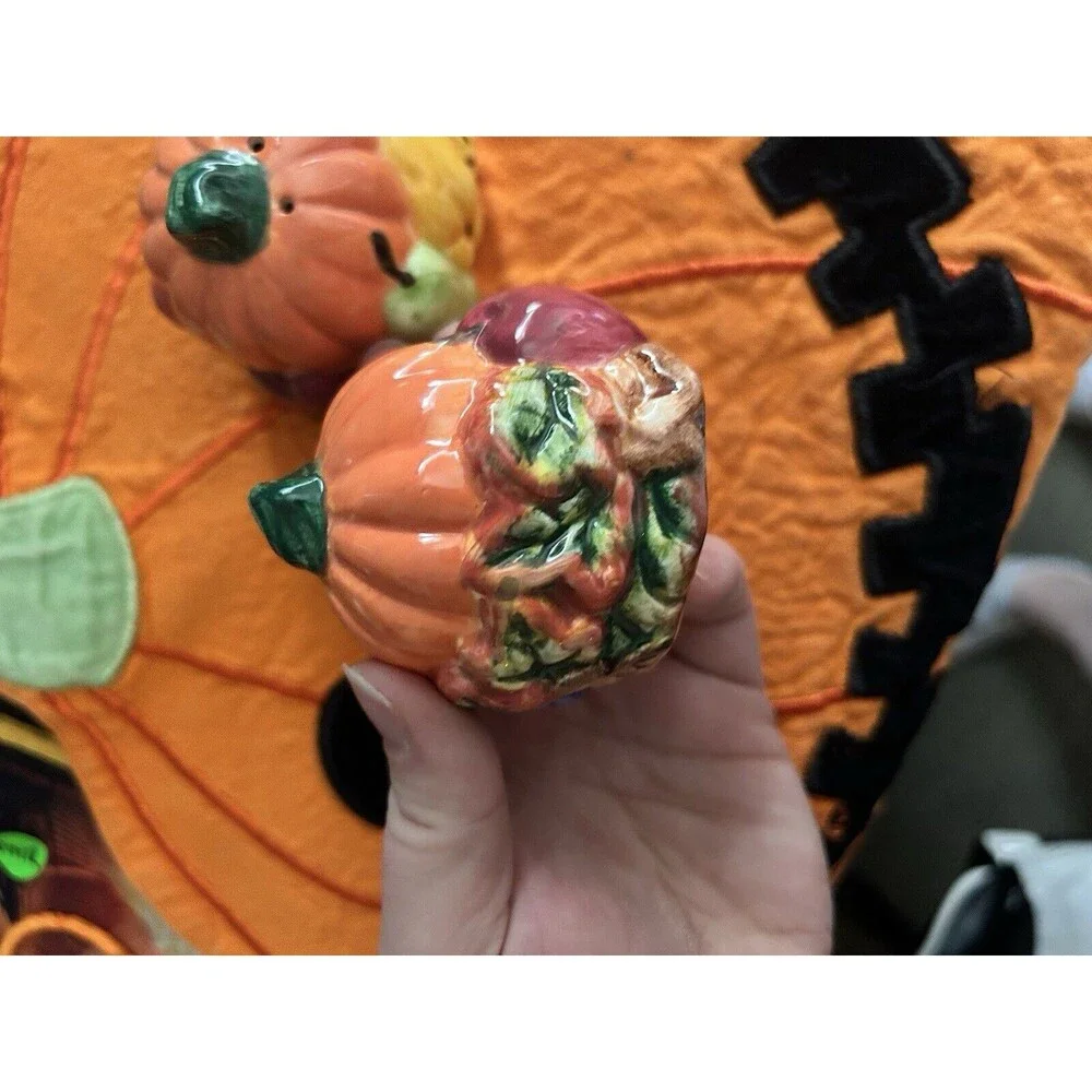 RUSS AUTUMN HARVEST Pumpkin Salt & Pepper Shakers Thanksgiving Halloween Decor